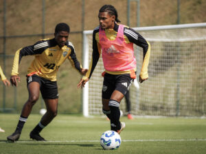 Galinho vai em busca da vitória contra o Boston City
