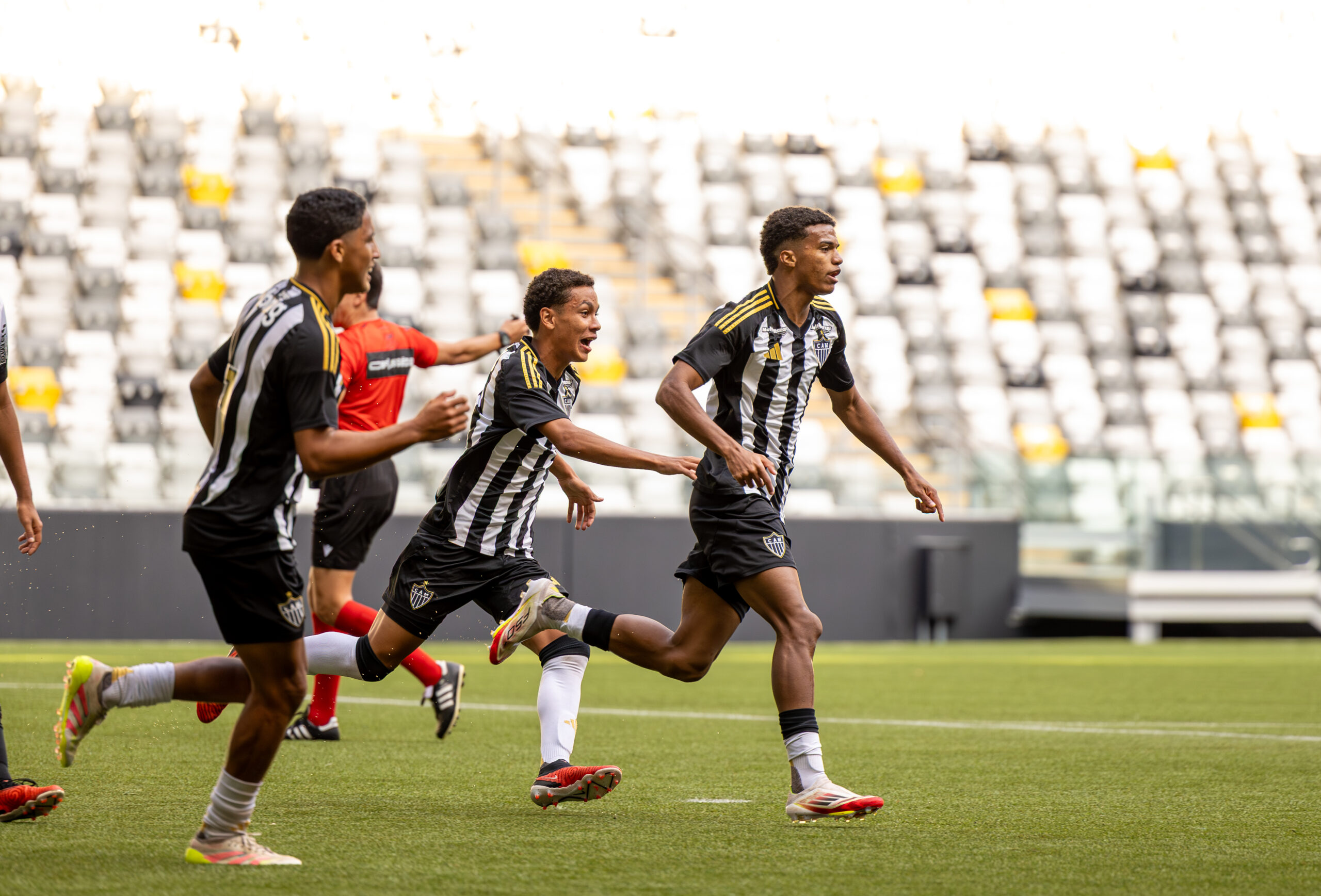 Ronaldo marcou o 1º gol da equipe Sub-17 do Galo na história da Arena MRV. Foto: Paulo Henrique França/Atlético