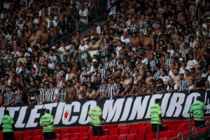 Torcida do Atlético no Maracanã contra o Flamengo em 2024 - Foto: Pedro Souza/Galo