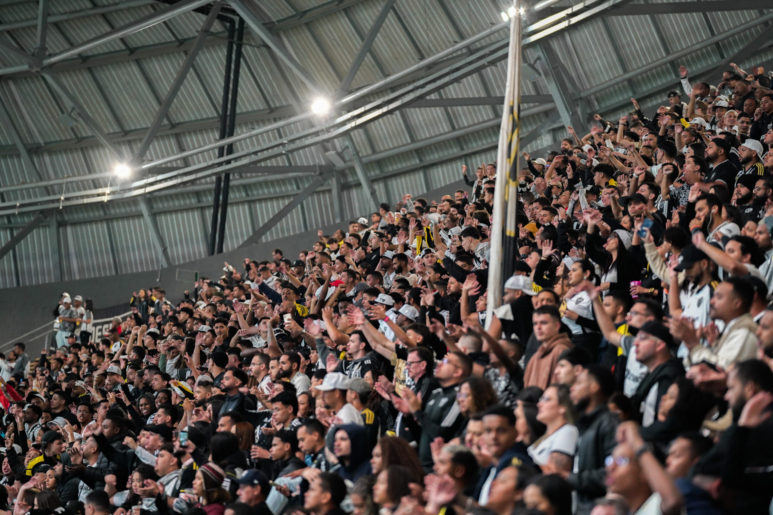 Torcida do Atlético na Arena MRV – Foto: Pedro Click/Galo