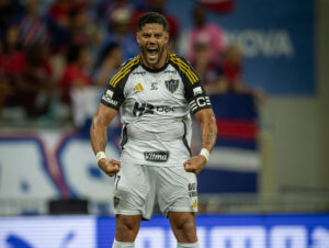 Hulk comemora golaço olímpico contra o Bahia, pelo Brasileiro 2025 - Foto: Pedro Souza/Galo