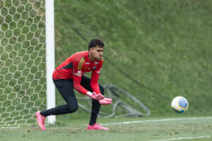 Atlético acerta transferência de Matheus Mendes