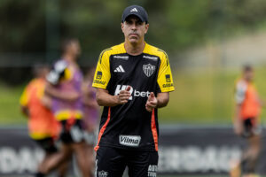 Lucas Gonçalves será o técnico do Galo contra o Vitória