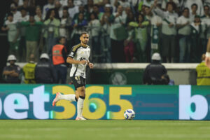 Galo acerta empréstimo do zagueiro Rômulo