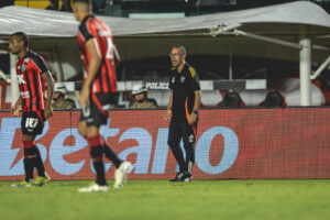 Vitória x Atlético: coletiva de imprensa com Lucas Gonçalves