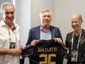 Atlético recepciona Carlo Ancelotti na Arena MRV