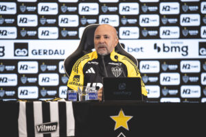 Jorge Sampaoli é apresentado pelo Atlético