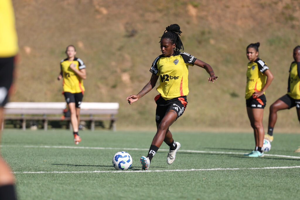 Zagueira Hingredy é a artilheira do time em 2025, com 4 gols em 13 jogos