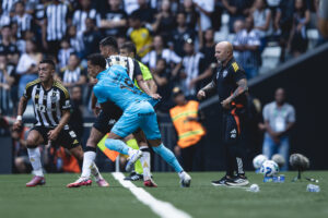 Atlético empata com o Santos no Brasileiro 2025