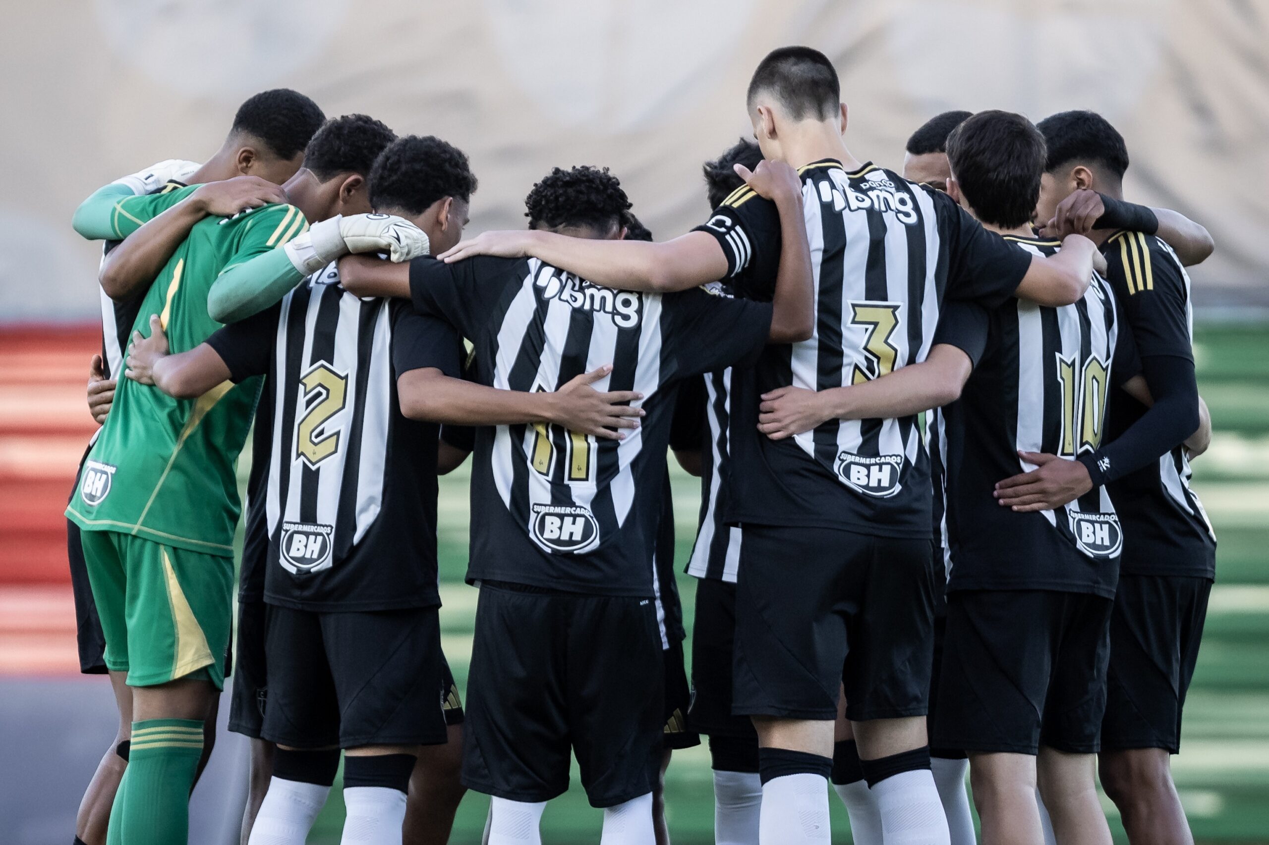 Sub-17 do Atlético reunido em Campo. Foto: Gentil Fotografia