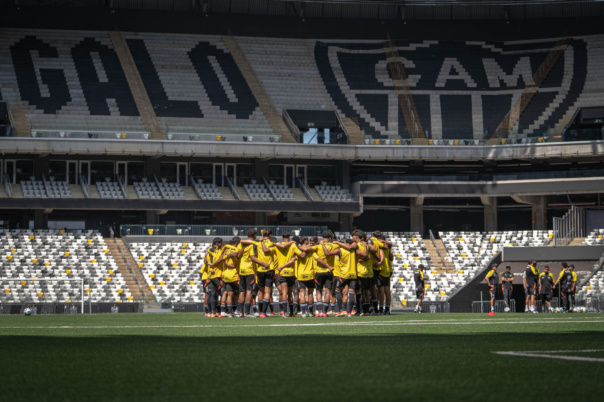 Último treino da equipe Sub-17 antes da decisão pelo título do Campeonato Brasileiro, na Arena MRV. Foto: Fabio Pinel / Atlético