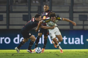 Atlético perde para o Bragantino no Brasileirão