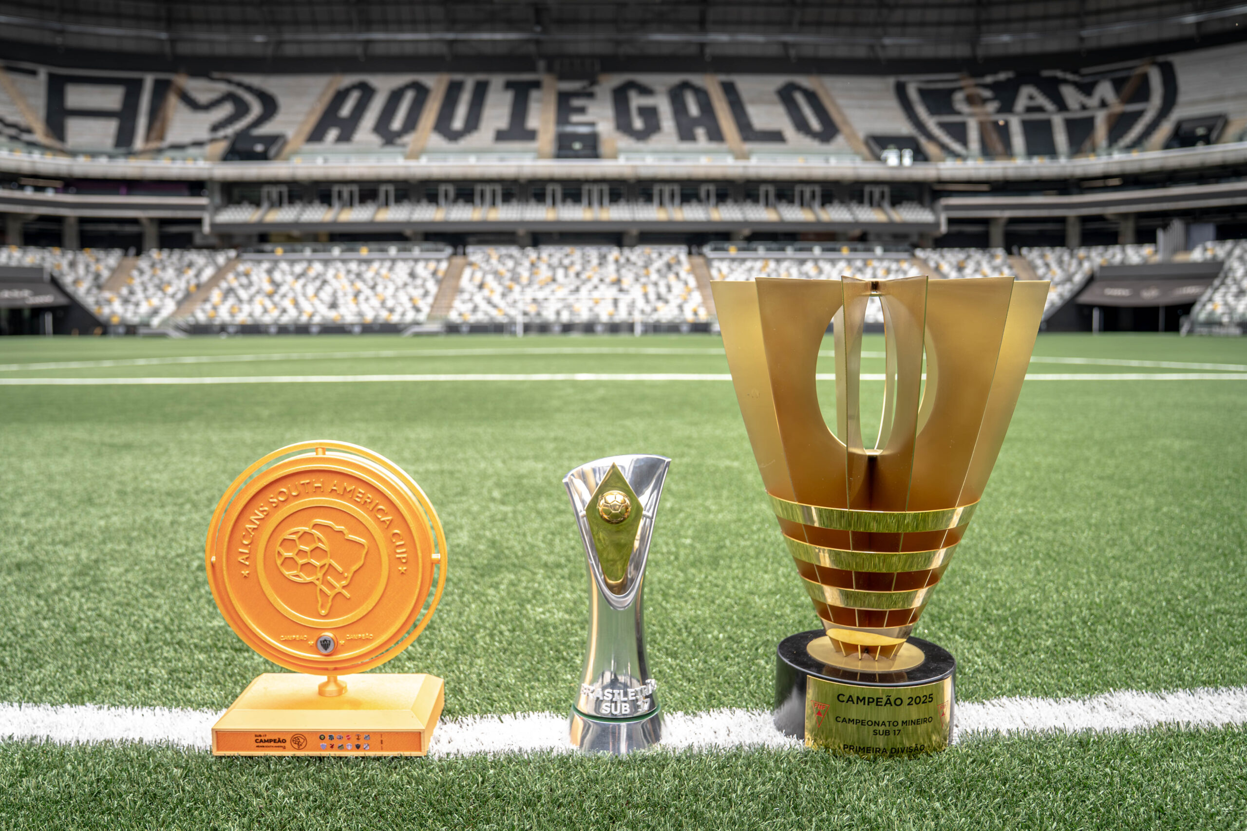 Troféus da Alcans South America Cup, Campeonato Brasileiro e Campeonato Mineiro. Foto: Fabio Pinel / Atlético