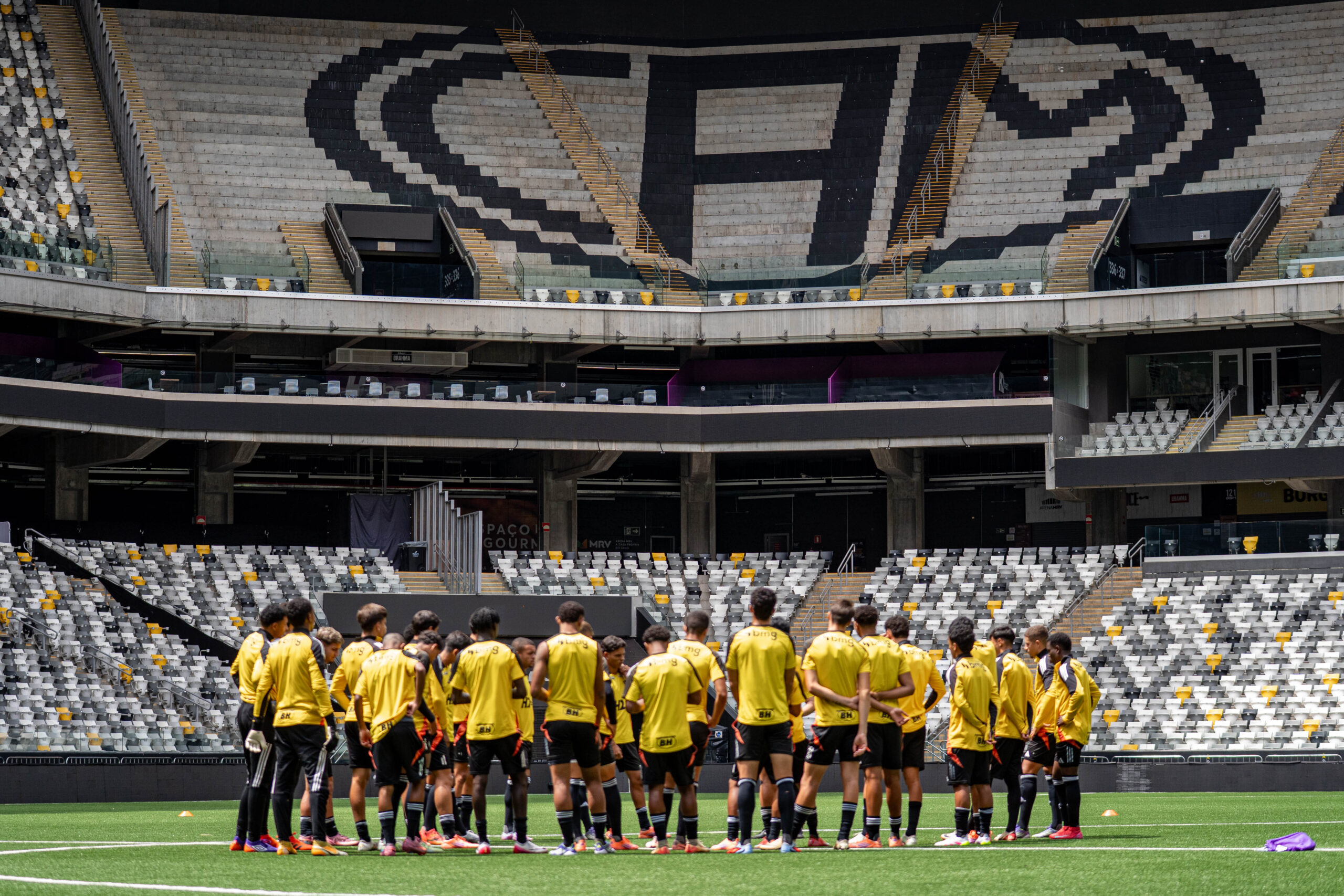 Sub-20 do Galo treinou na Arena MRV nesta terça-feira (25). Foto: Fabio Pinel / Atlético