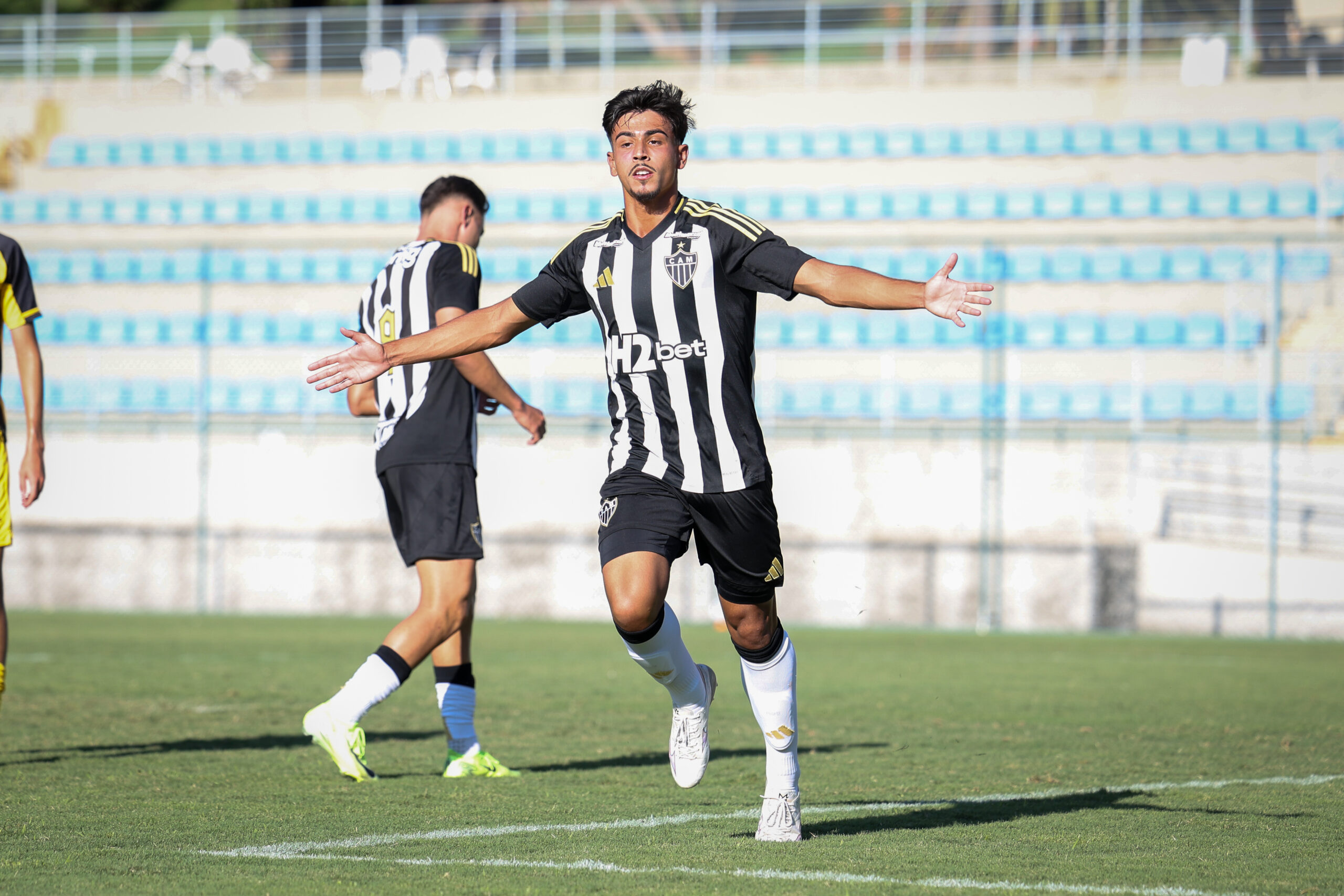 Louback marcou o gol de empate do Galinho no confronto. Foto: Daniela Veiga / Atlético