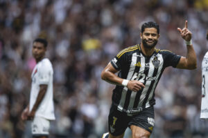 Com 135 gols, Hulk vira 8º maior artilheiro do Galo