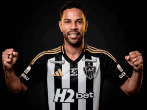 Renan Lodi é do Galo!