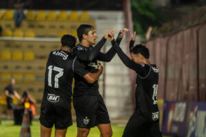 Galinho goleia e avança de fase na Copinha