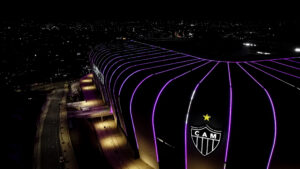 Arena MRV se ilumina de roxo em ação da FMF  