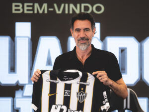 Eduardo Domínguez é apresentado no Galo: “Encontrar o equilíbrio”