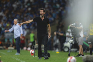 Atlético x Cruzeiro: coletiva com Eduardo Domínguez
