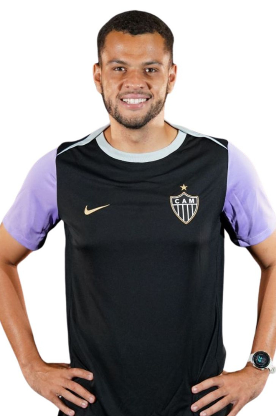 Foto do Analista de Desempenho Tiago Nunes