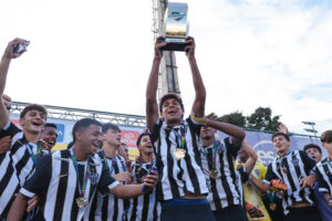 Sub-16 conquista Copa Brasileirinho