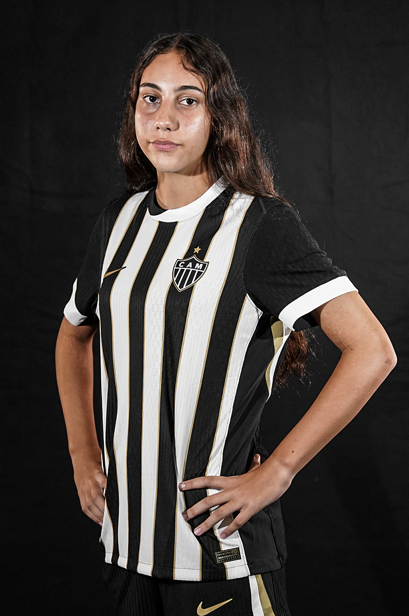 Foto zagueira Manu Peres