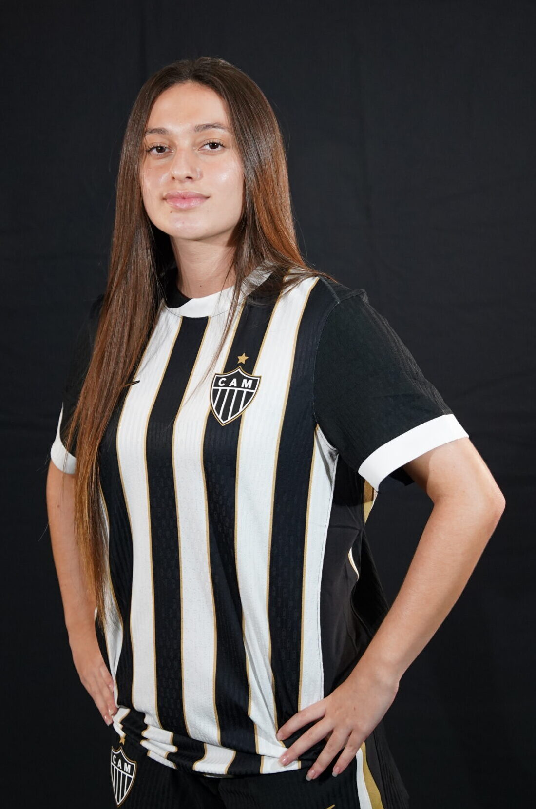 Foto meio-campista Mari