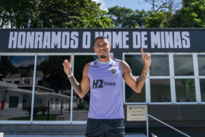 Ruan se firma no Galo e celebra momento: “Voltei a ser feliz”