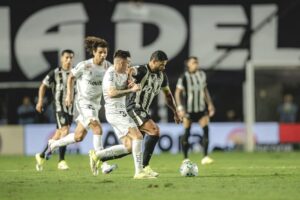 Atlético é superado pelo Santos na Vila Belmiro
