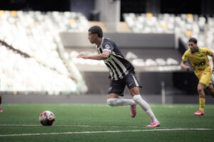 Galinho enfrenta Brusque pelo Brasileirão Série B