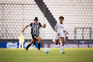 Vingadoras lutam mas sofrem empate nos  acréscimos