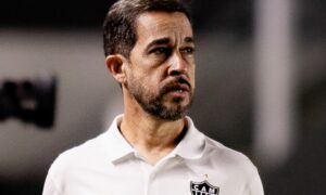 Ricardo Guedes deixa a gestão do futebol feminino do Galo