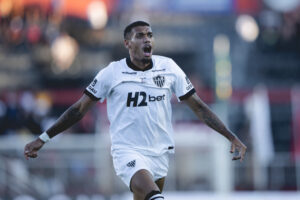 Galo acerta permanência de Ruan Tressoldi