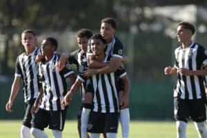 Crias do Galo recebem líder do Brasileiro Sub-17