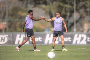 Galo vence o Betim em jogo-treino na Cidade do Galo