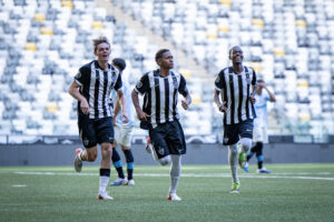Galo vence o Grêmio por 3 a 0 no Brasileiro Sub-17
