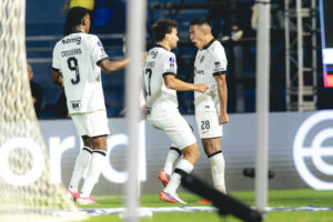 Galo vence Bragantino e abre vantagem na Sul-Americana