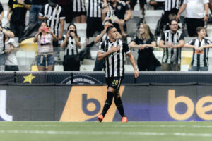 Do chão de La Paz ao céu da Arena MRV