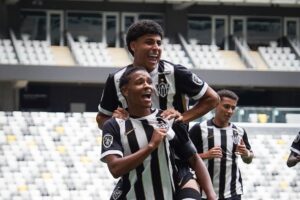 Crias do Galo goleiam Santos pelo Brasileiro Sub-17