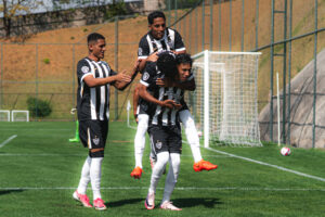 Galo vence Betim e assume a liderança do Decagonal do Mineiro Sub-20