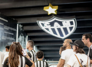 Galo inaugura tour em libras e audiodescrição na Arena MRV