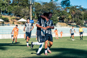 Atlético enfrenta Boston pelo Estadual Sub-20