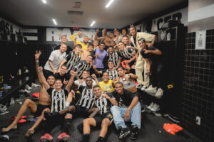 Força do grupo conduz Galo à semifinal