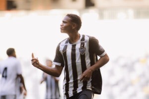 Atlético vence Vitória e se aproxima do G8 no Brasileiro Sub-17