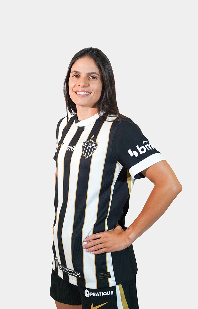Foto meio-campista Isa Freitas