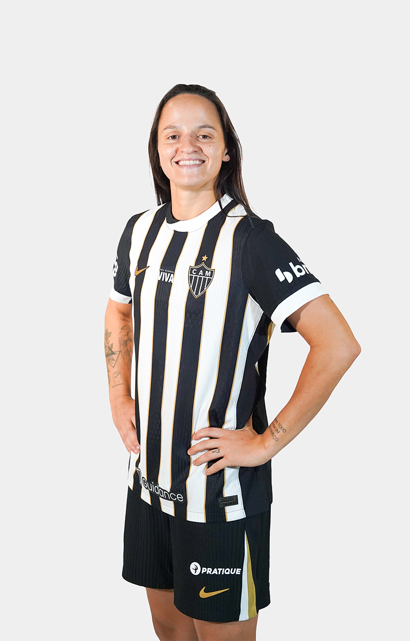 Foto zagueira Káren Bender