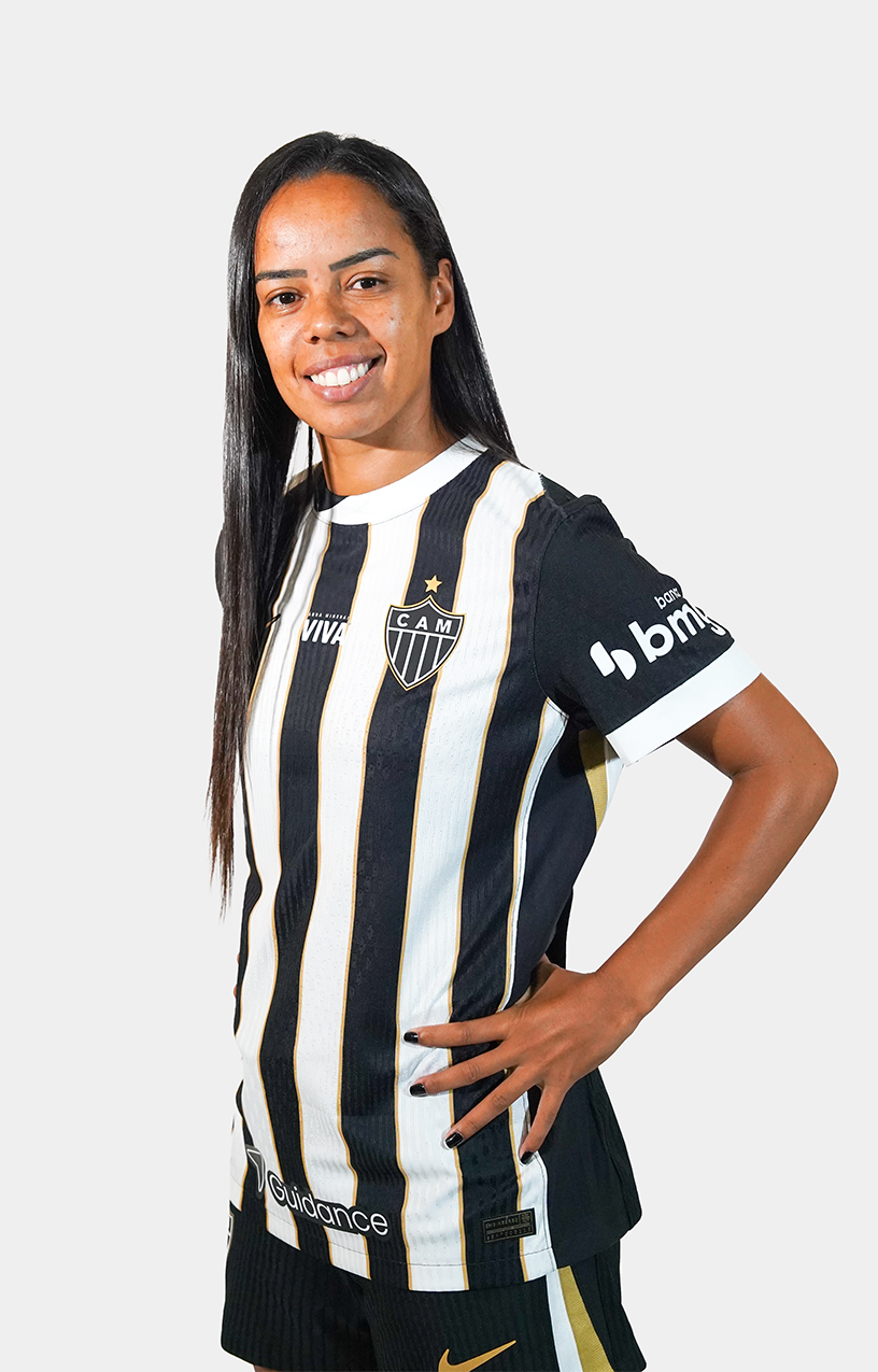 Foto meio-campista Maiara