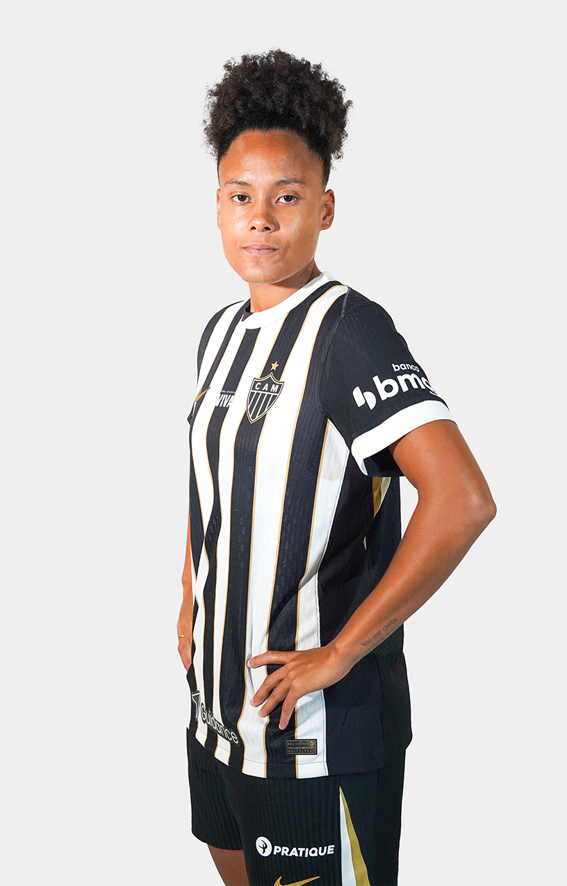 Foto lateral Tayane Fabiano